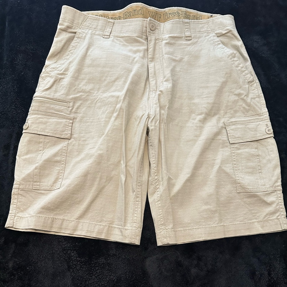 Men's Beige Cargo Shorts with Multiple Pockets